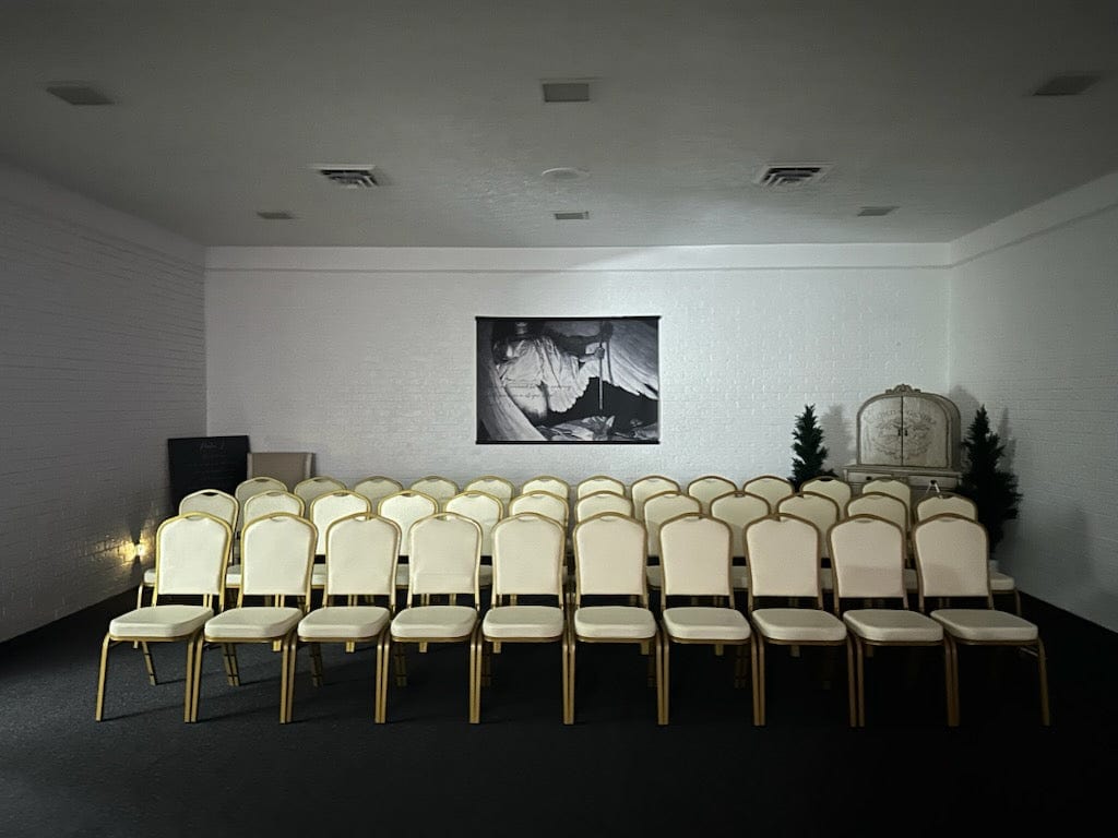 Chivari Scratch and Dent Ivory Vinyl Gold Frame Crown Back Banquet Chair CQCVI-ZF-T-SD