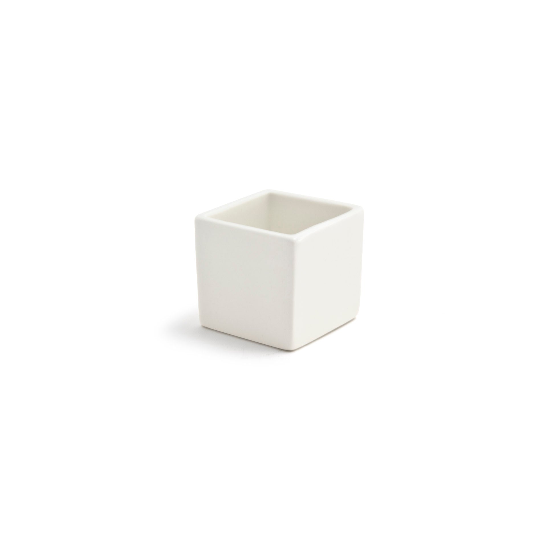Front of the House FOH ASC015BEP23 3 oz Square Catalyst® Canvas® Ramekin - Case of 12 FOH-ASC015BEP23