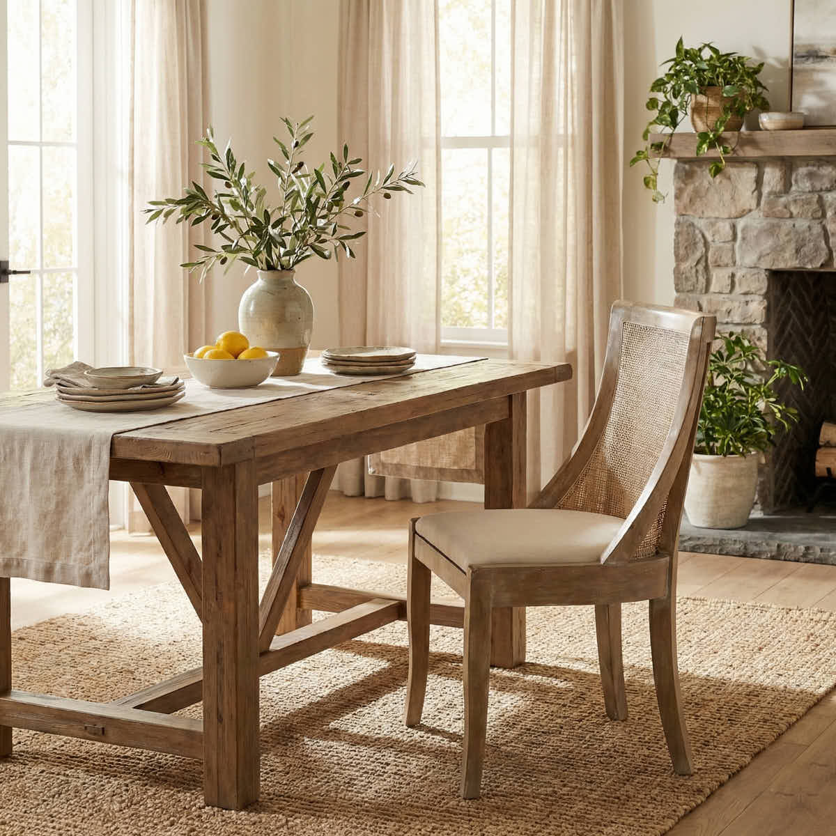 Chivari Antique Washed Hampton Chair with Ivory Fabric Cushion CHWRF-IVYF-KT