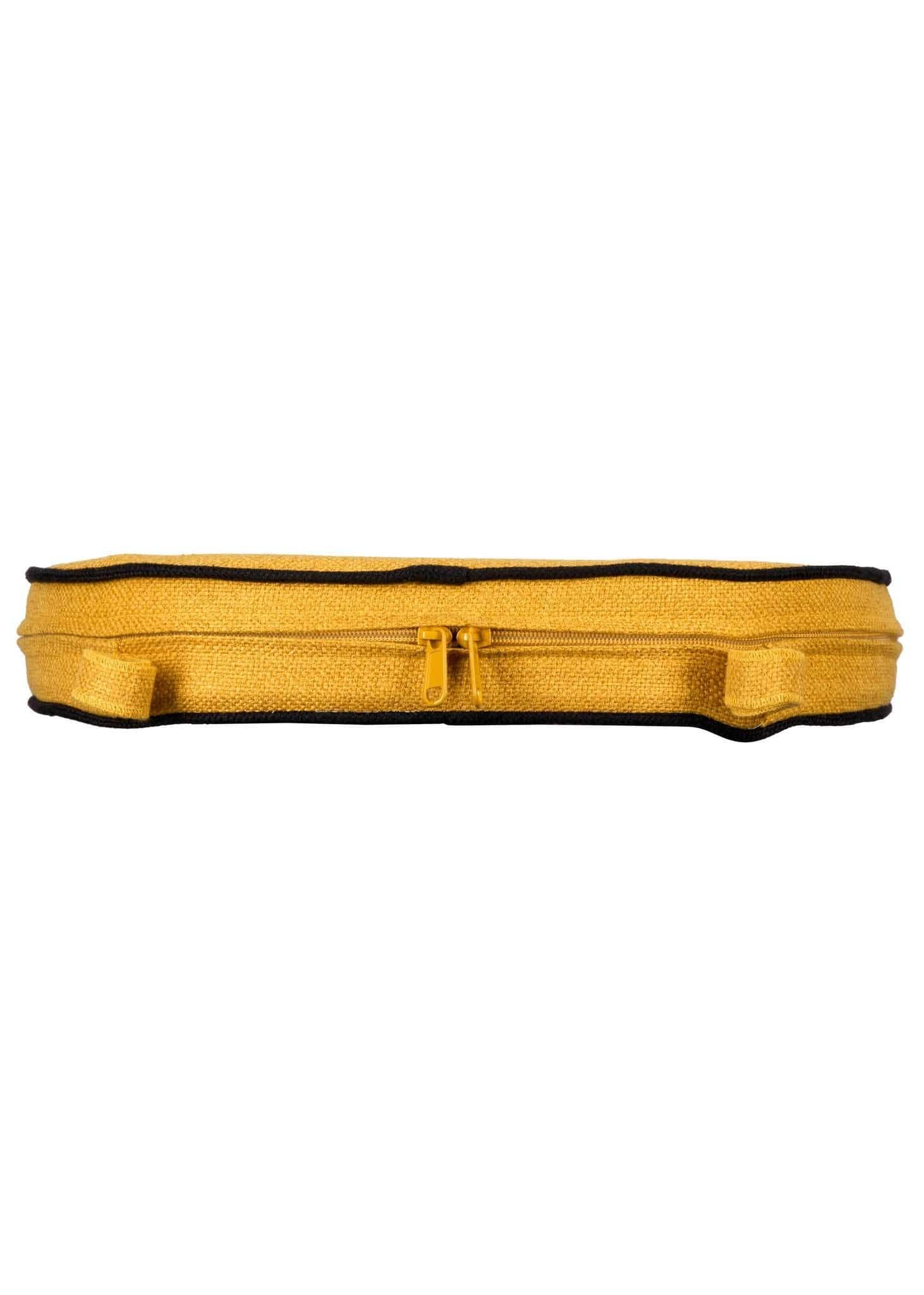 Chivari Gold with Black Piping 2.5