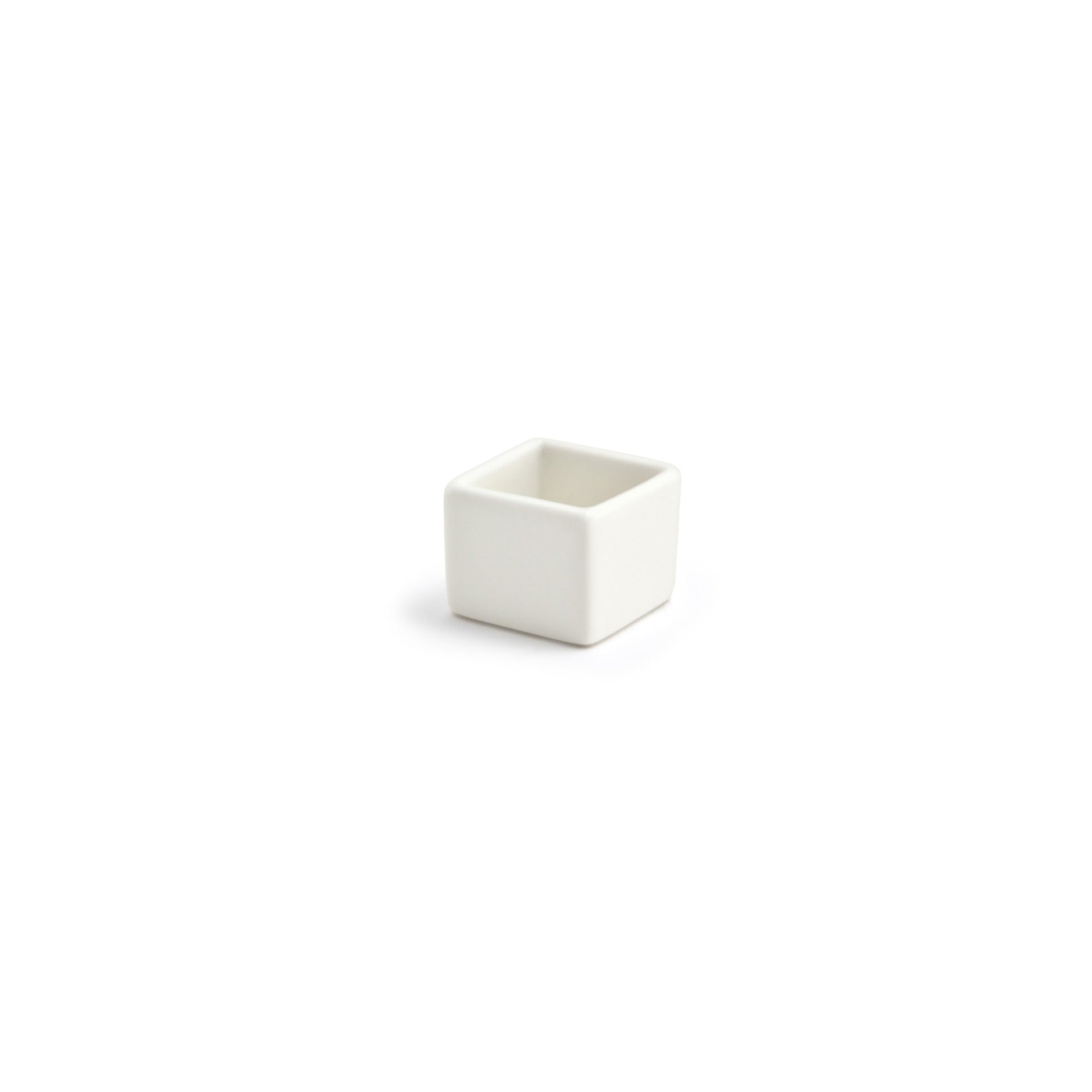 Front of the House FOH DSD034BEP24 1 oz Square Catalyst® Canvas® Ramekin - Case of 24 FOH-DSD034BEP24