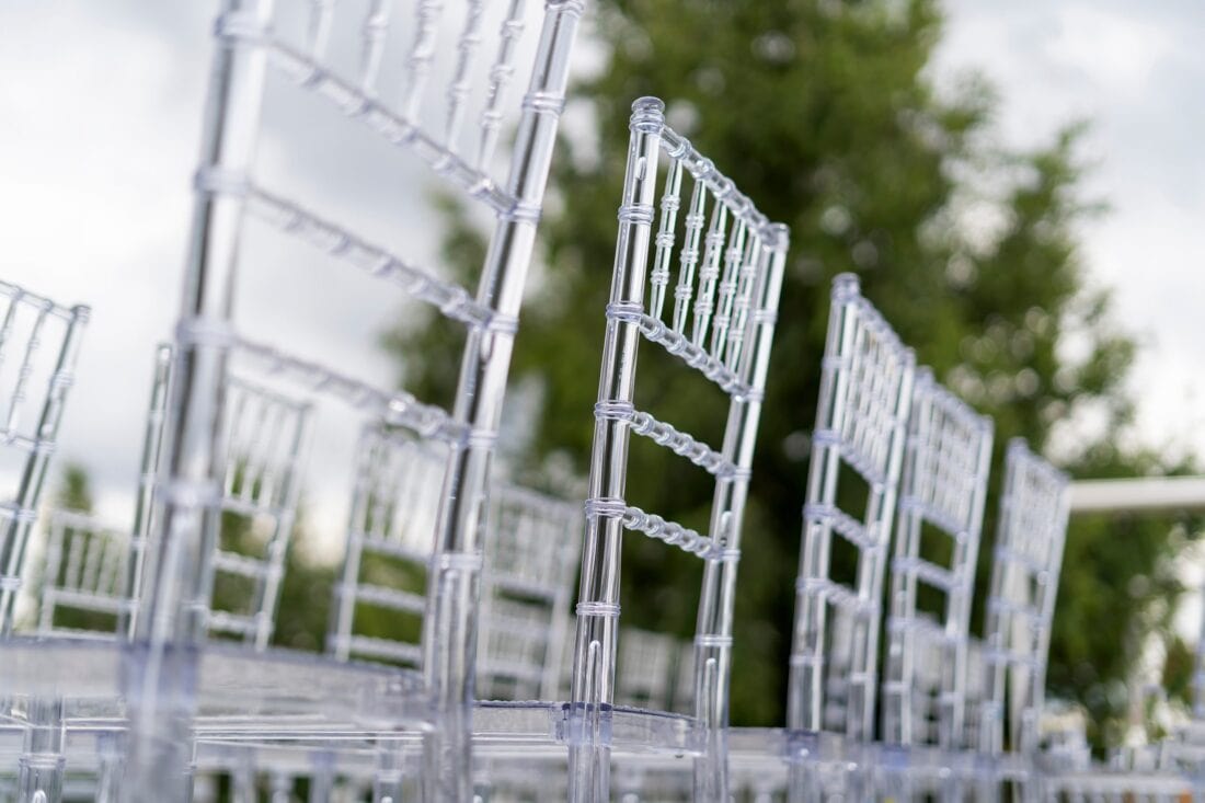 Chivari Clear Resin Pro-Clear Chiavari Chair 4 Chair Bundle (Per Chair Price Shown - Sold only in Quantities of 4) Some Assembly Required CCRC-U-ZG-T-4